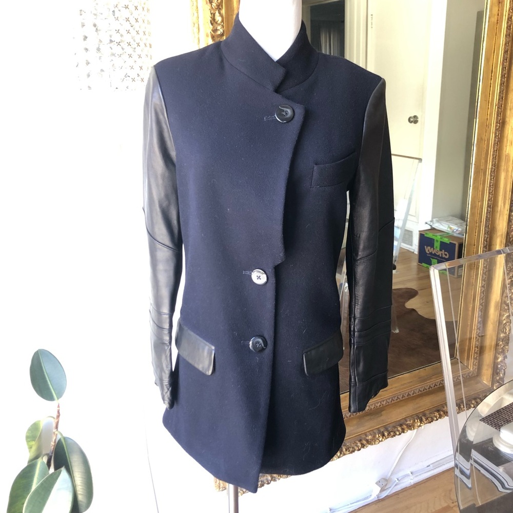 VEDA Elegant Navy Wool and Black Leather sleeves Women's Coat size P